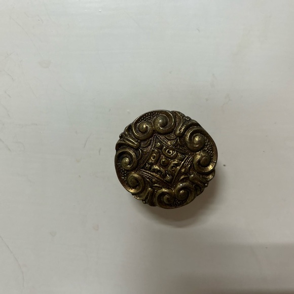 Drawer pull knobs - Picture 4 of 6